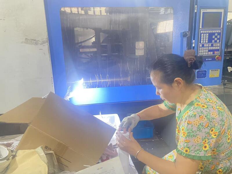 Ningbo Zhenpin Electrical Industry and Trade Co., Ltd. linha de produção do fabricante